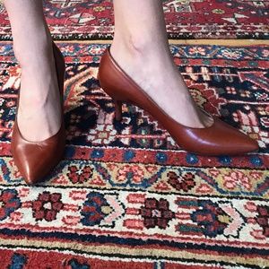 Amalfi burgundy low heel pumps